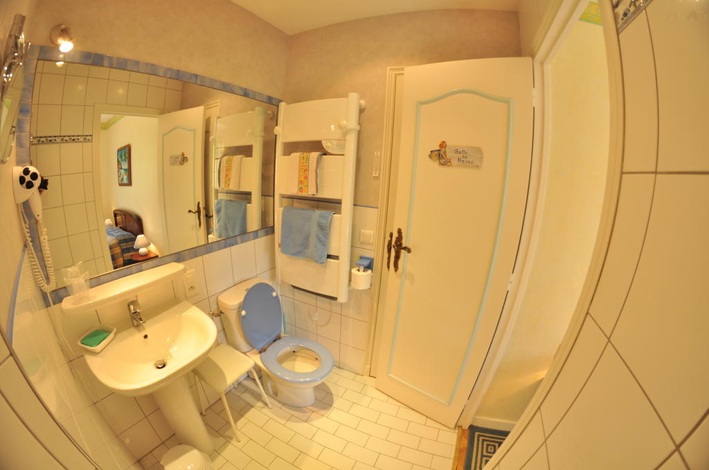 Hotel-Logis La Coraline Gannat Habitación foto